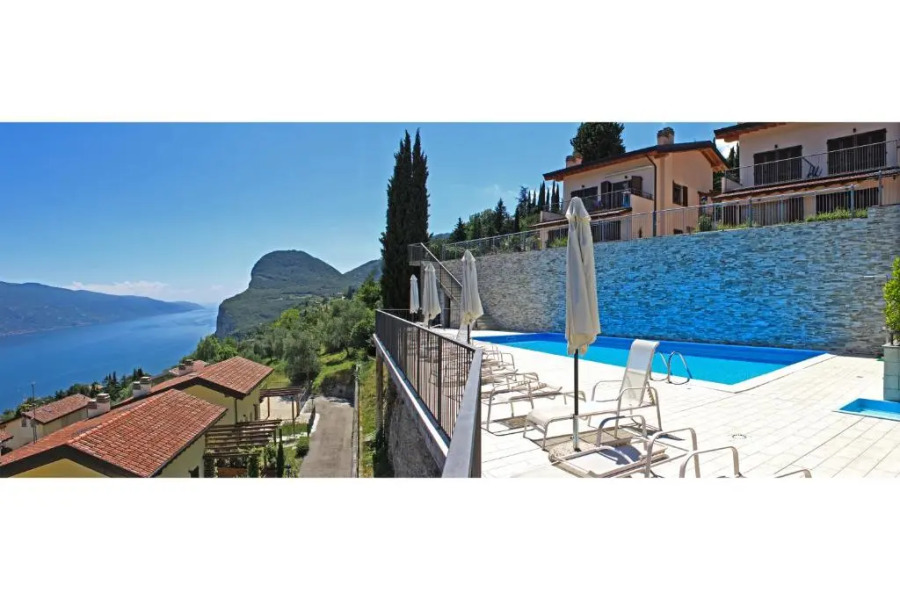 La Quiete 09 terrace apartment by Gardadomusmea