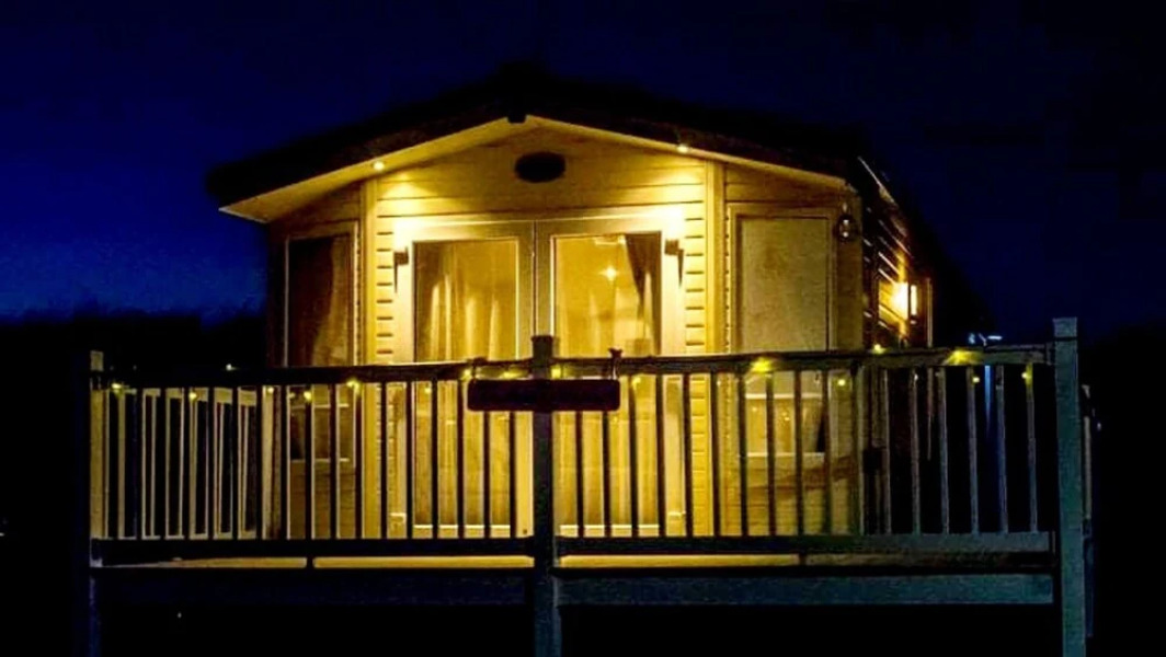 Lushness Lodge Hot Tub Lodge in Morpeth, England