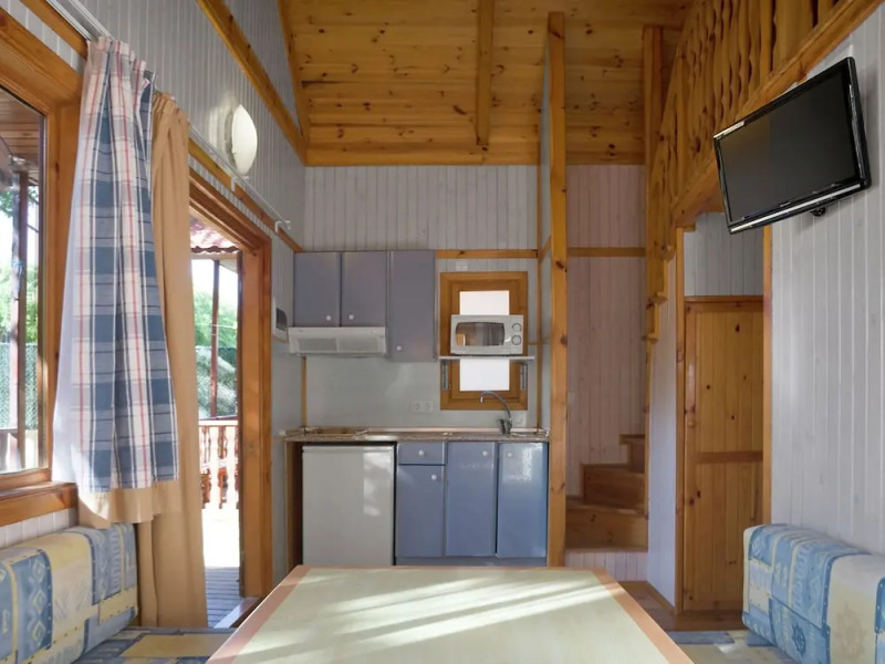 Well-kept Bungalow With a Veranda Near the Sea