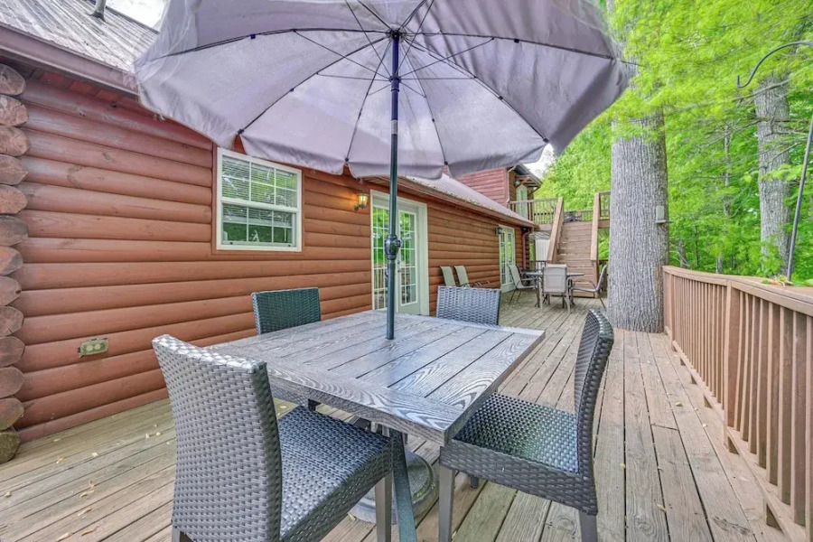 Woodsy Kentucky Escape w/ Game Room & Lake Access!