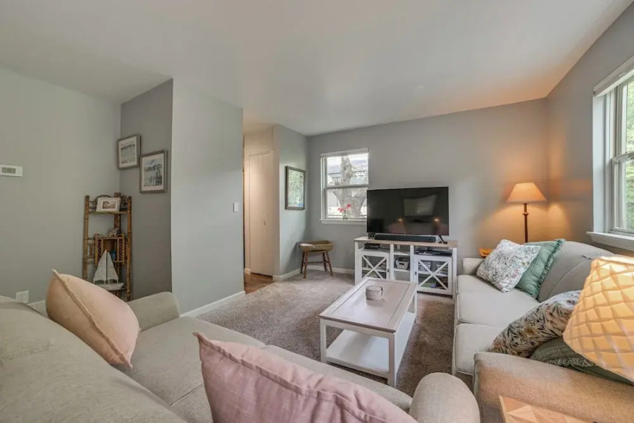 Harbor Springs Winter Retreat ~ 6 Mi to Skiing!