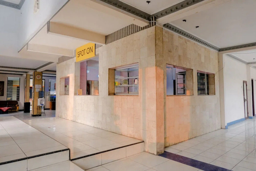 Hotel Dewi by OYO Rooms