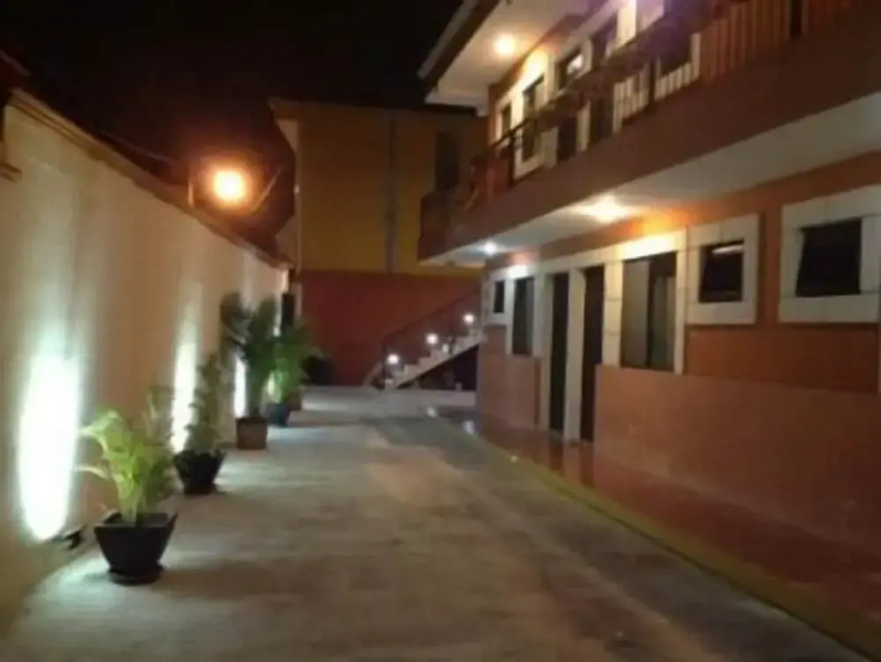 Terracota Corner Room