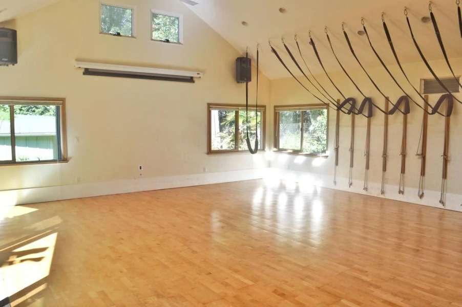 Banyan Tree Bed And Breakfast Retreat