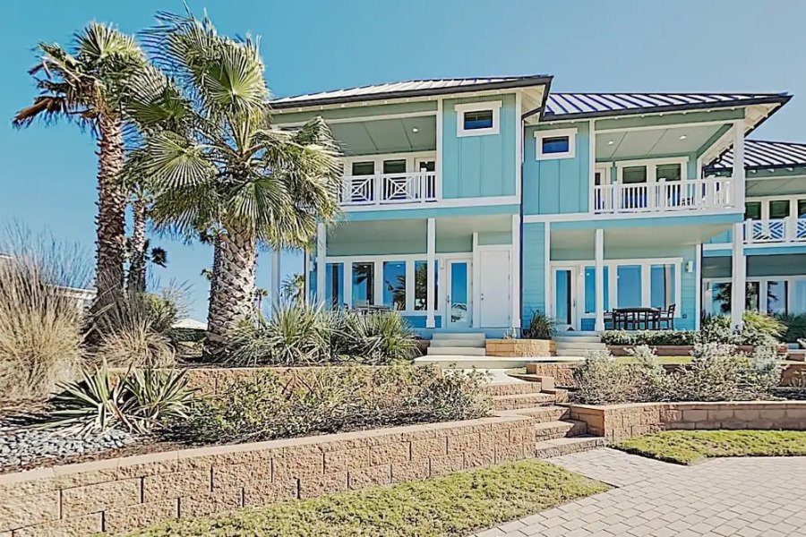 Bayfront 3br W/ Patio & Pool 3 Bedroom Condo