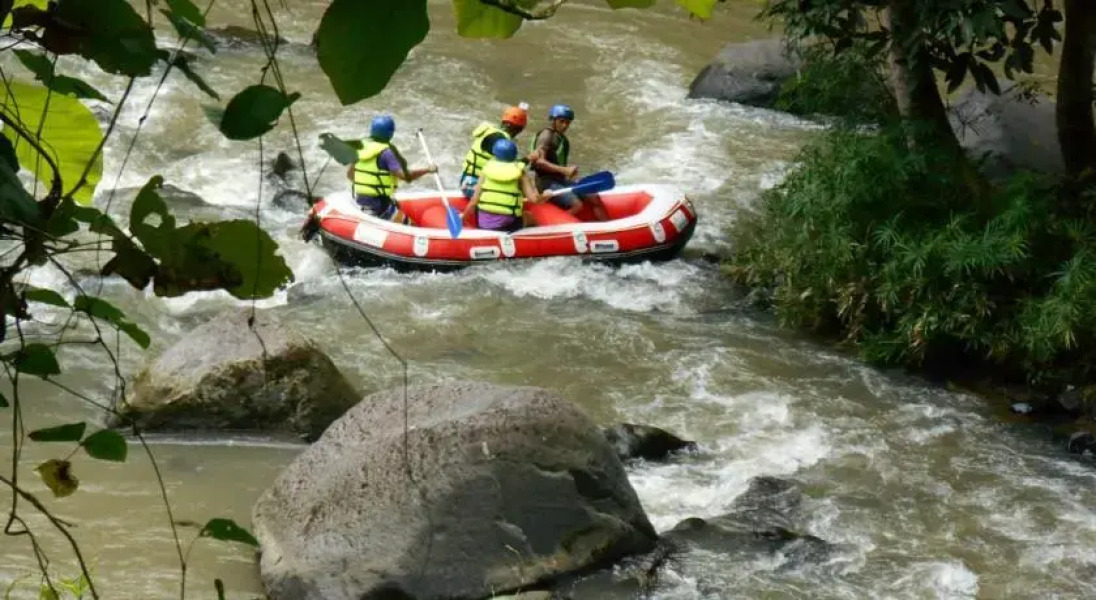 Greenlake Retreat Bungalows Linow