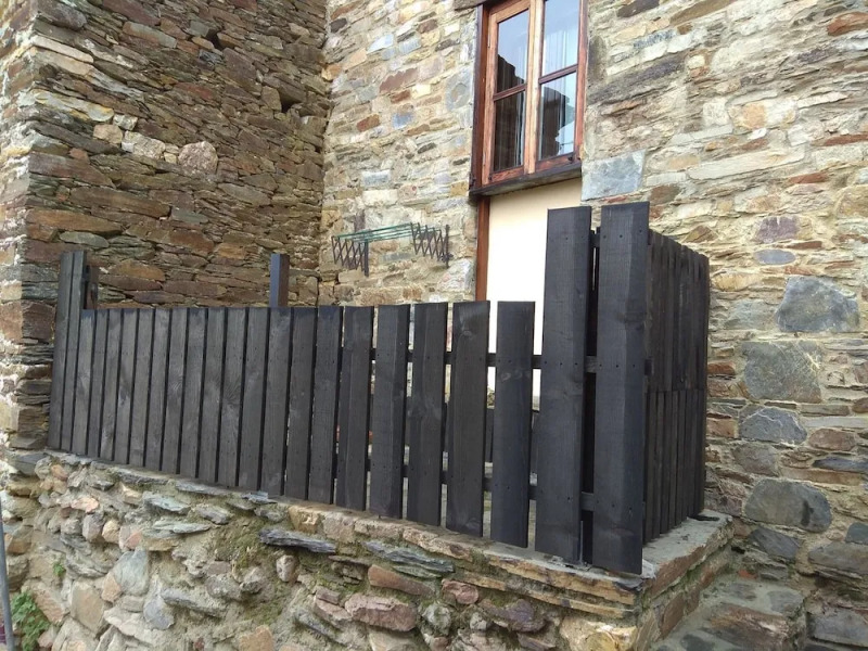 House With 2 Bedrooms in Santa Cruz de los Cuérragos, With Wonderful M