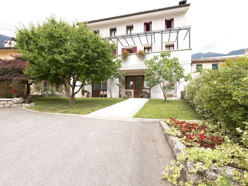 Simplistic Apartment in Miane by the Lake