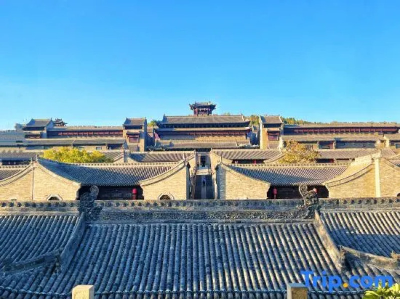 Chong Ning Castle Hotel