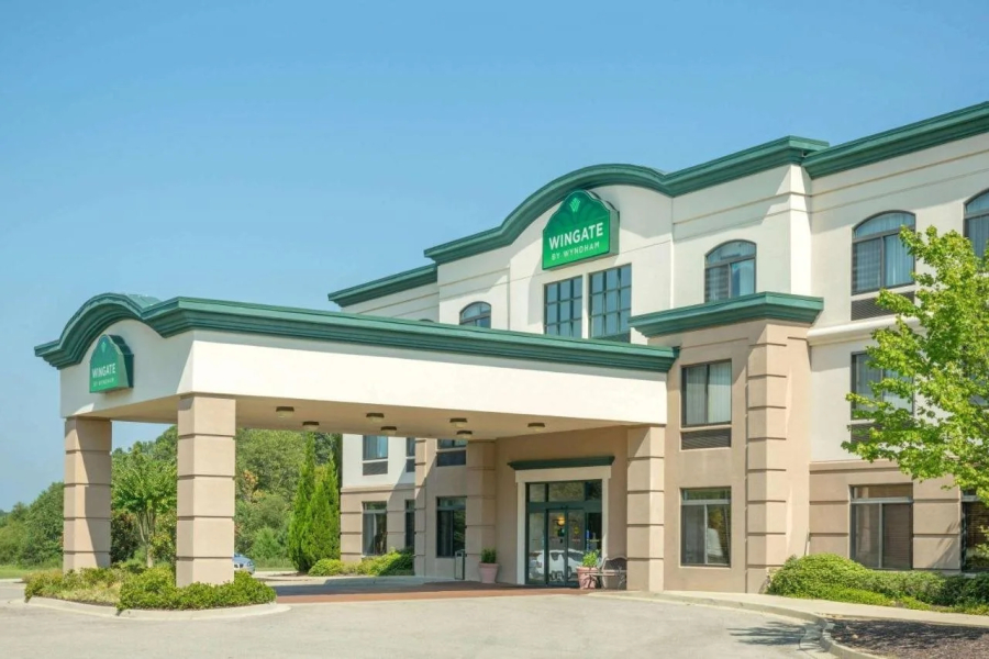 Spark by Hilton Tupelo