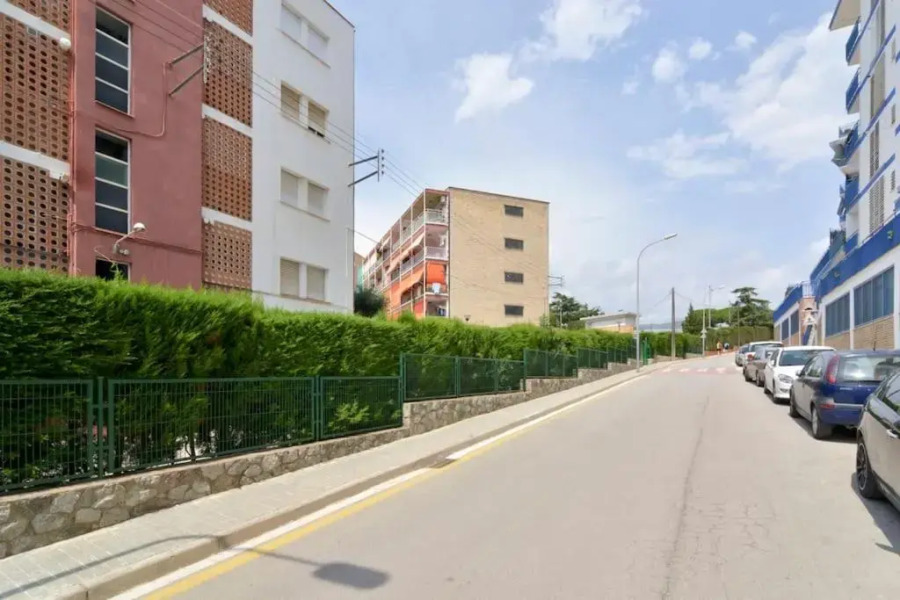 Oasis Close Barcelona Pool Tennis Beach