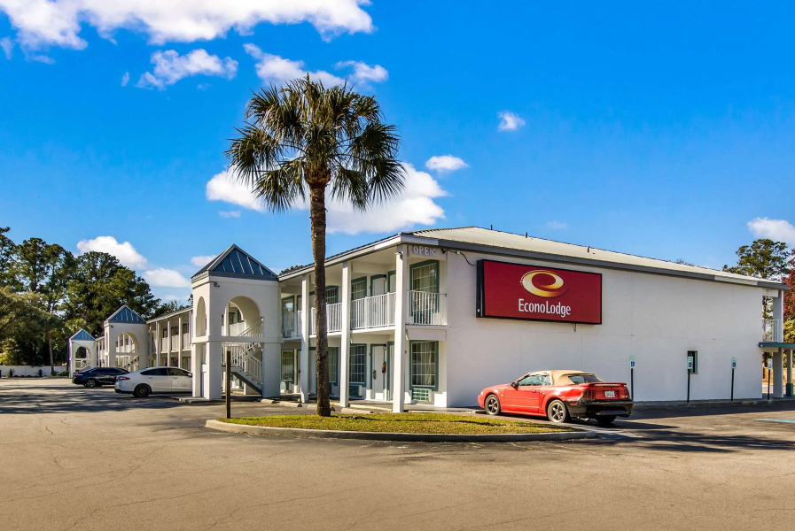 Suburban Studios Brunswick I-95