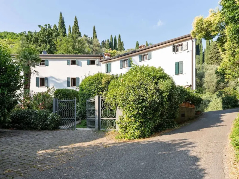 Belvilla by OYO Idra