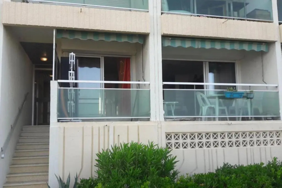 T3 Carnon, 1ère ligne 50m plage terrasse parking