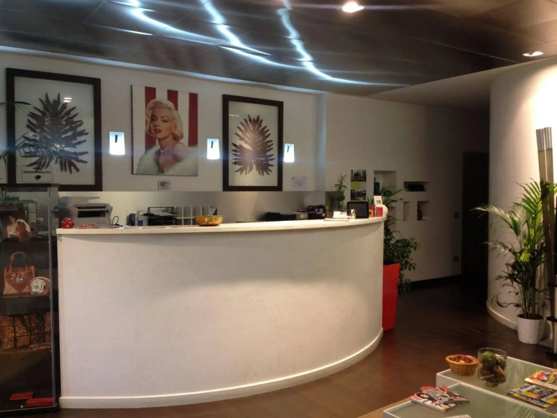 Hotel Angi