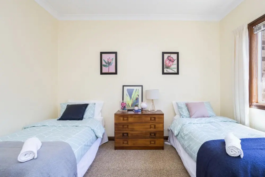 South Coast Getaway House Sleeping 8 Guests