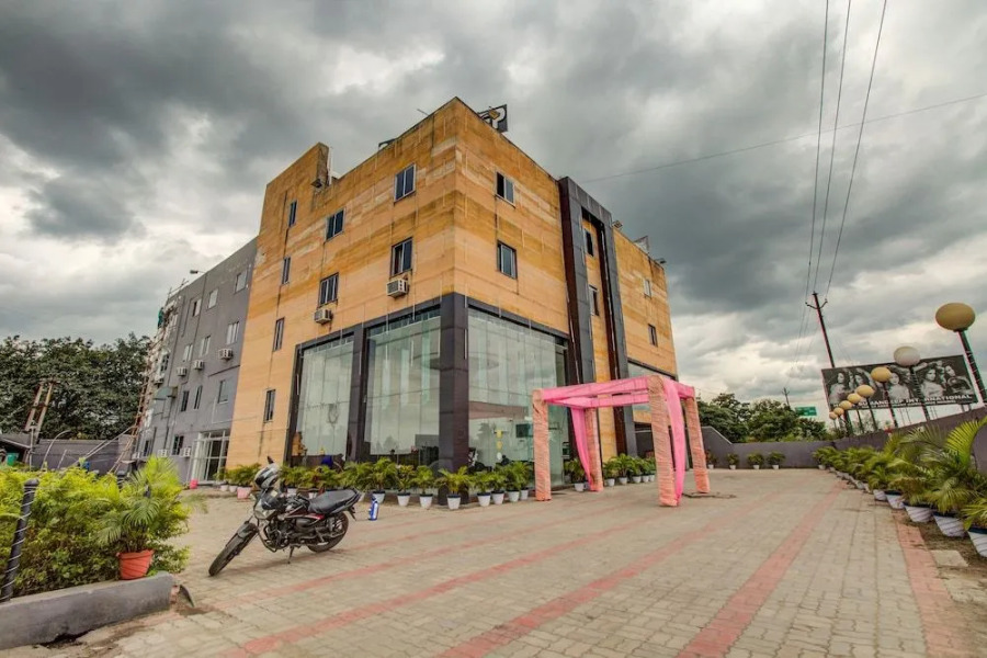 Oyo 23590 Sumandeep International