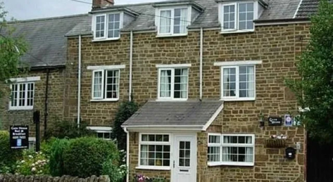 Gate House Bed  Breakfast