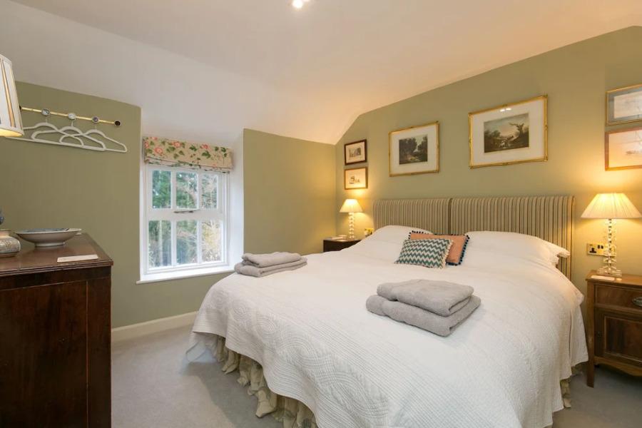 Stunning 3-bed House in a Private Hidden Valley