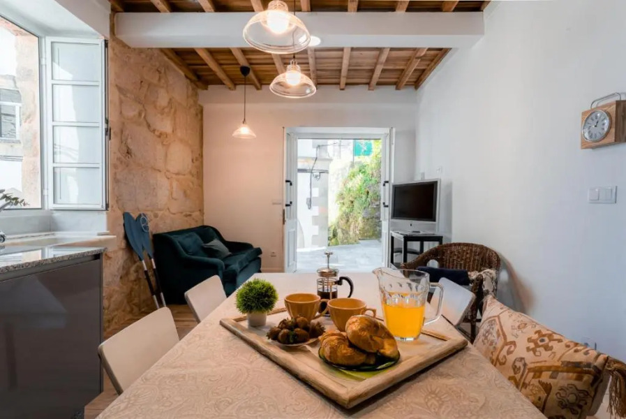 Casa dos Infantes by Mea Substantia