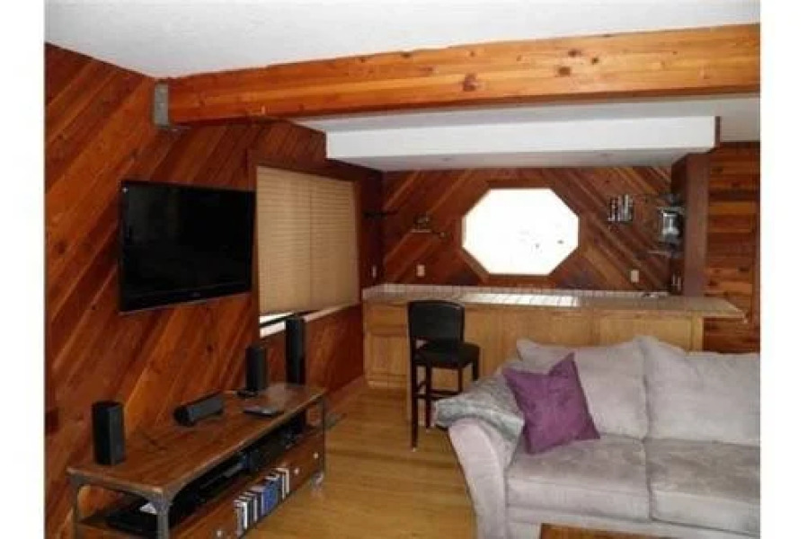 1840 Crystal Air Drive