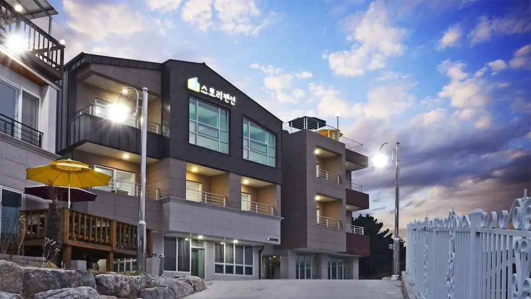 Janghohang J Story Spa Pension