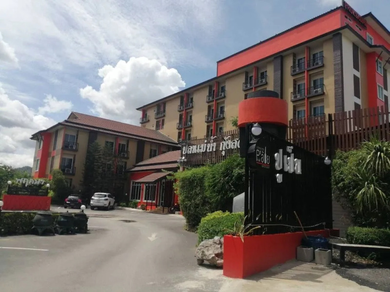 Grand Pruksa Siri Apartment