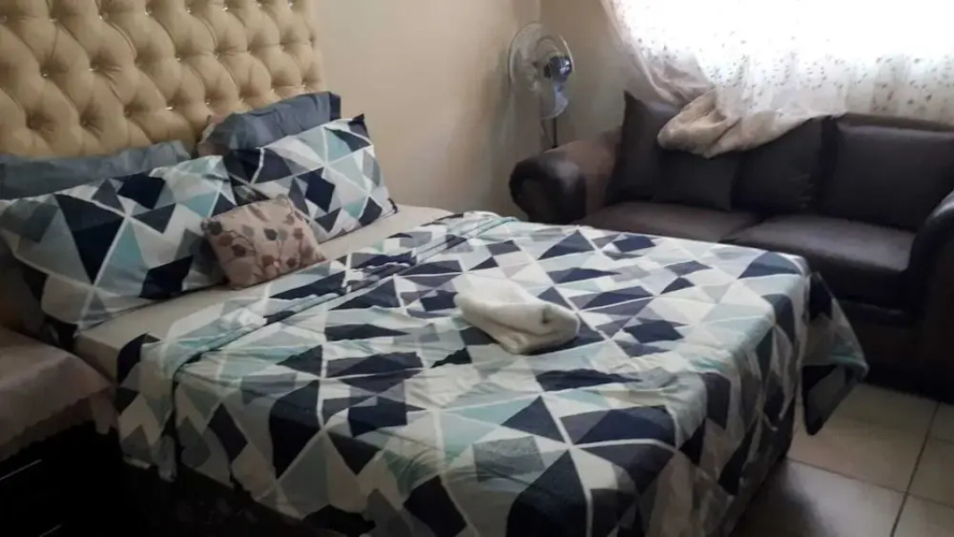 C- Land Guest House Meyerton