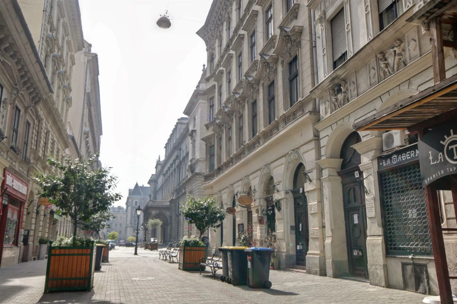 Opera Guesthouse & apartments