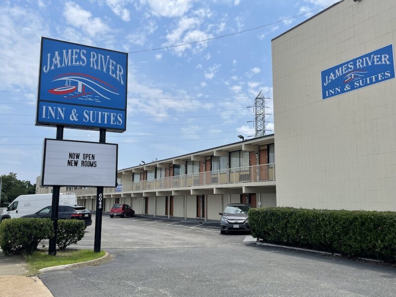 James River Inn & Suites