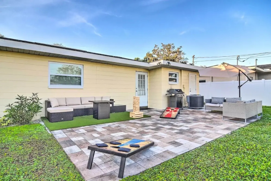 Sunny Seminole Home: Grill, Fire Pit & Fenced Yard