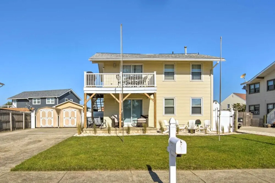 Coastal Brigantine Retreat - Walk to Beach!