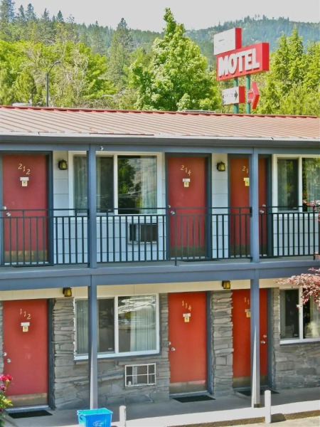 Timbers INN and Suites