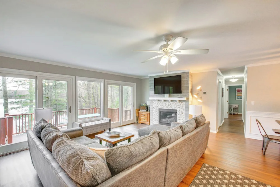 5 Mi to Mt Holiday: Spacious Home w/ Lake Views