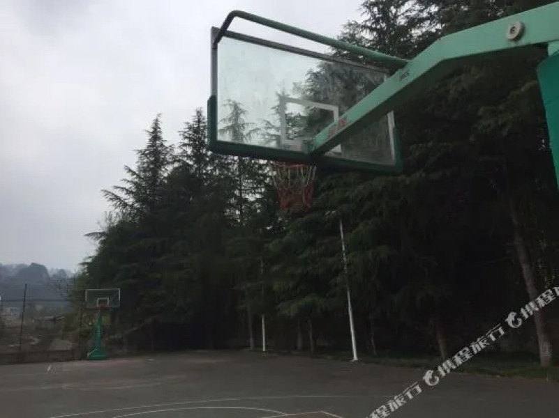 Zhangjiajie Baofengju Inn