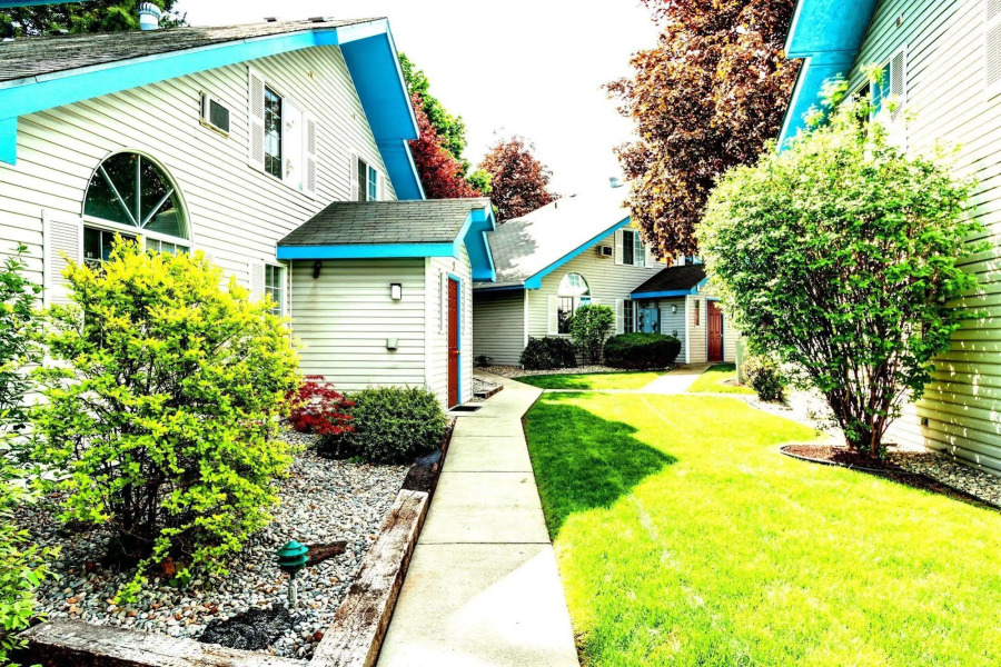 Turning Leaf Furnished Townhomes