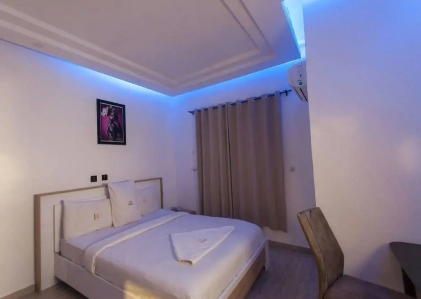 The Point Rayfield  Hotel