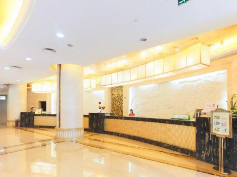Oriental International Hotel (Leping City Donghu Park Branch)