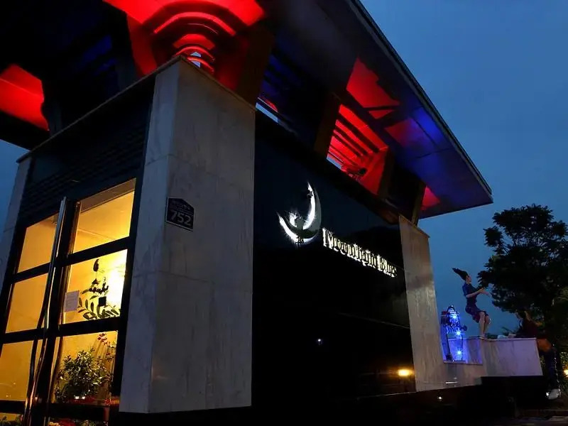 Moonlight Blue Pension