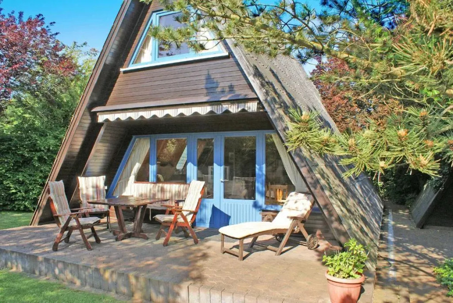 Zeltdachhaus _ grosse Terrasse _ m