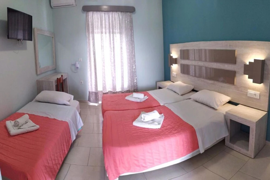 Giannis Pool Studios Superior 2