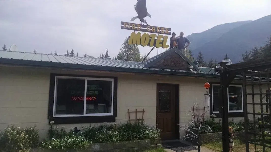 Bird Creek Motel