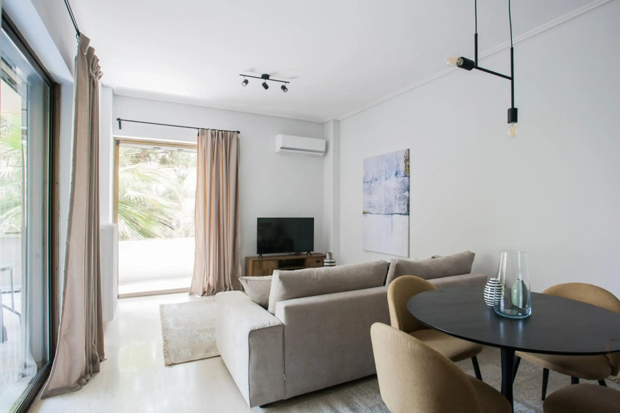 Pleasant 2BR Apartment near HELEXPO by UPSTREET