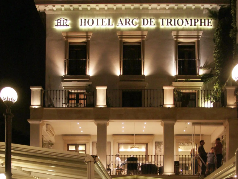 Arc de Triomphe by CityBookings