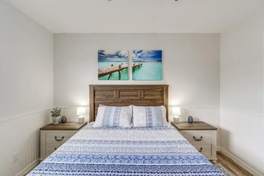 Stylish Bokeelia Home: Deck & Outdoor Dining Area!