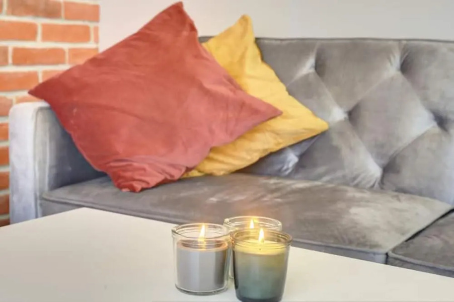 Stylish 2 bed House With Parking in Rugby