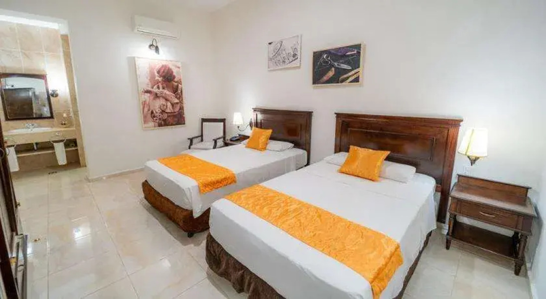 Esmeralda by Mystique