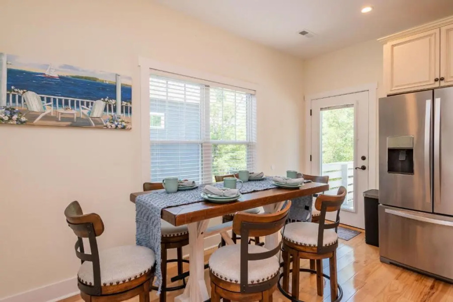 Shore 2 Relax by Oak Island Accommodations