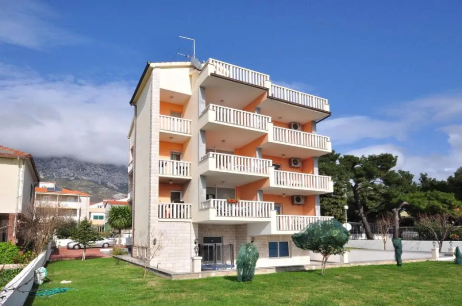 Apartment Luxury Cream