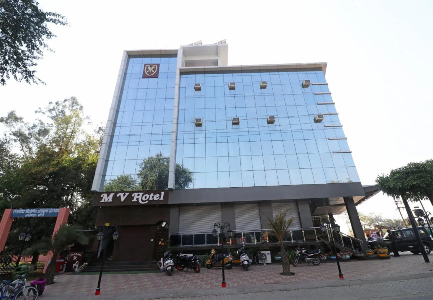 Mv Hotel By OYO Rooms